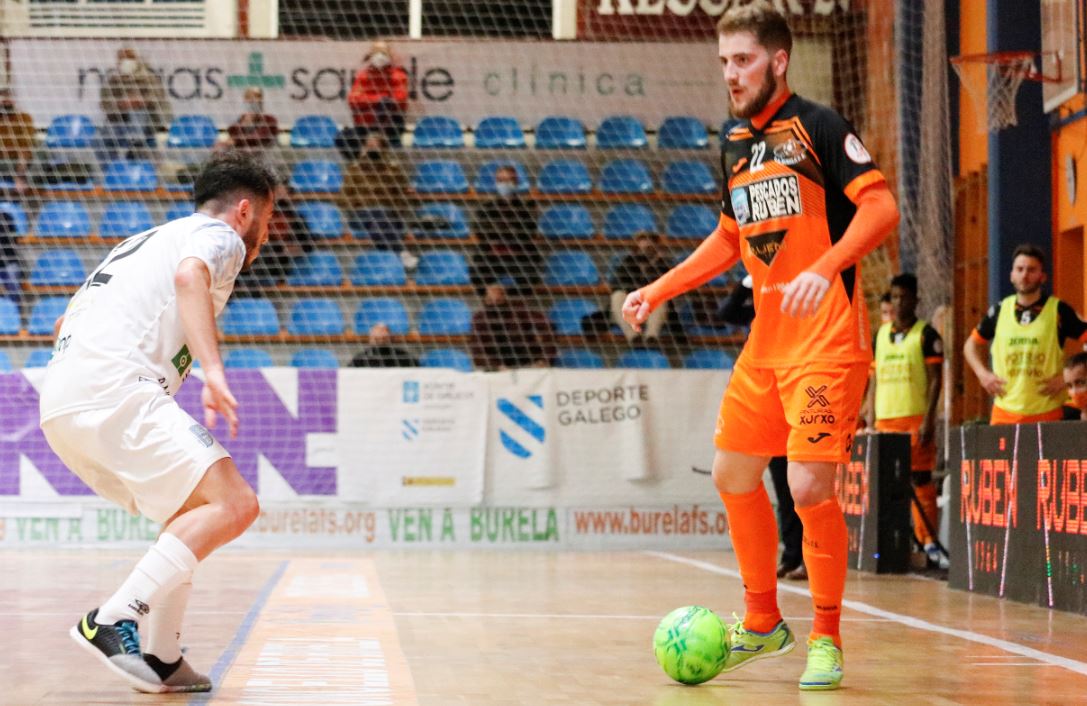 Burela P. Rubén cede tres puntos a un efectivo CD UMA Antequera ( 4 -7 )