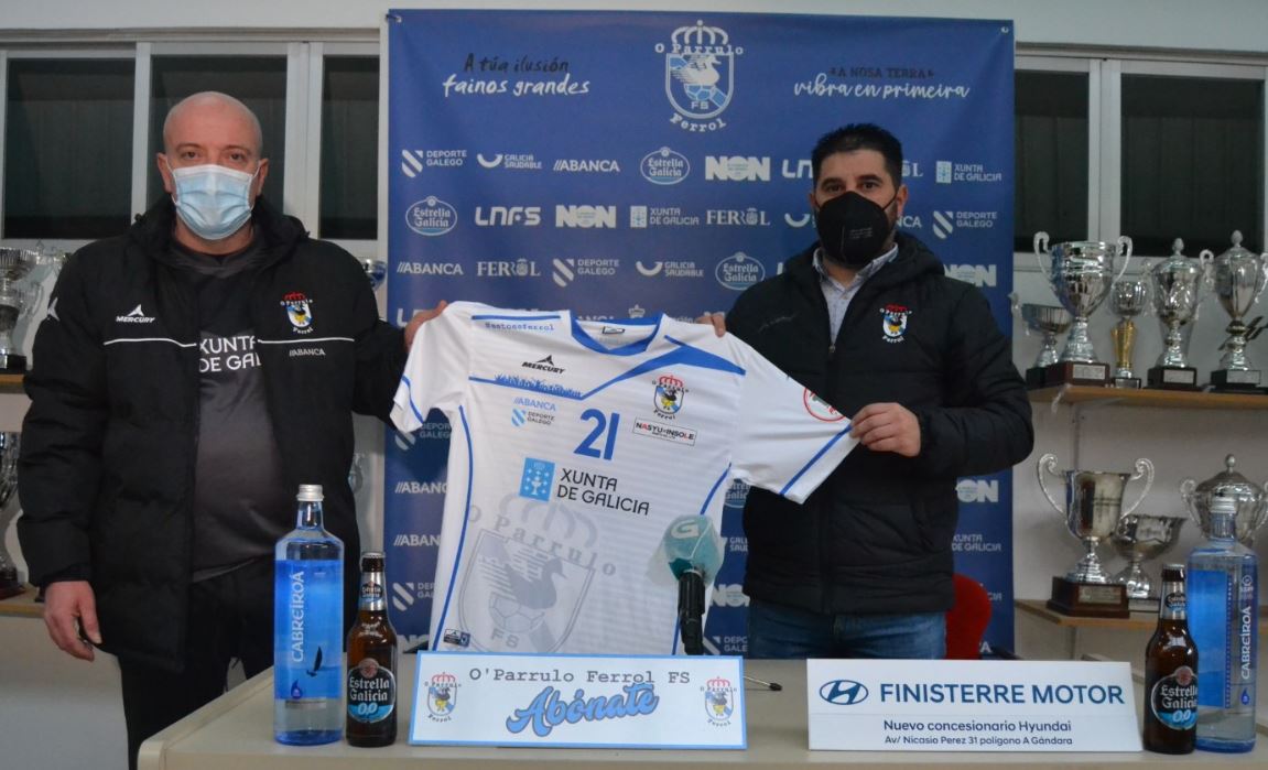 Maca se muestra ilusionado por asumir el reto de dirigir a  O Parrulo Ferrol