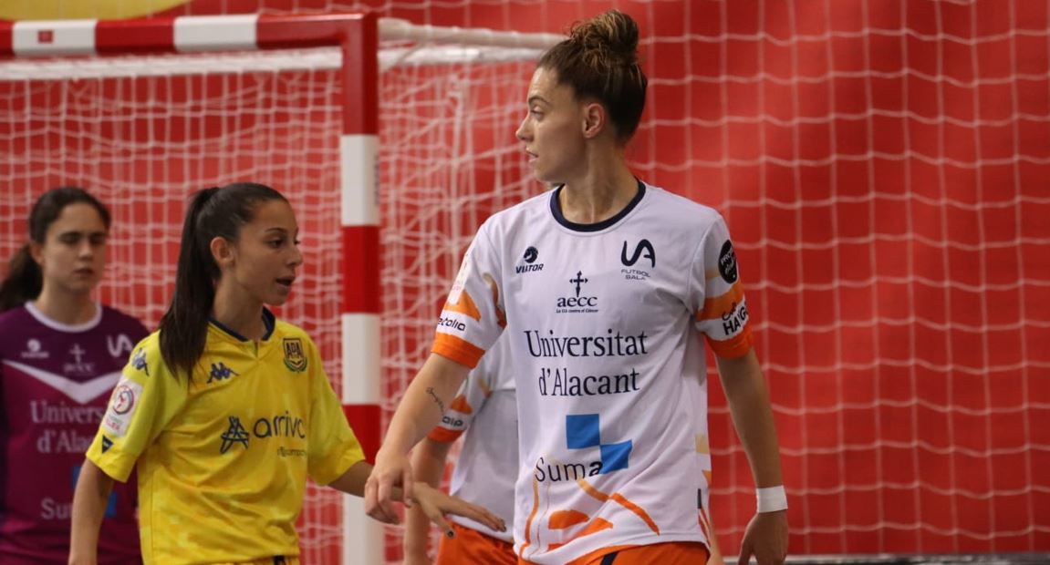 La internacional Elena Garcia nueva incorporación del Burela Pescados Rubén