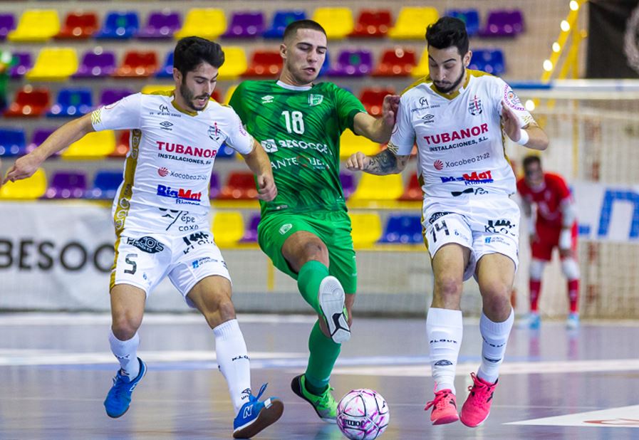 Victoria de prestigio del Noia Portus Apostoli en la cancha de BeSoccer CD UMA Antequera