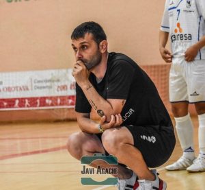 Hoy entrevistamos a Melo, entrenador del O Parrulo Ferrol, líder de la División de Honor Juvenil