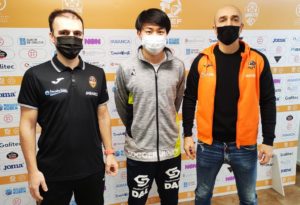 El internacional Japonés Shunta Uchida se incorpora a los entrenamientos del Burela Pescados Rubén