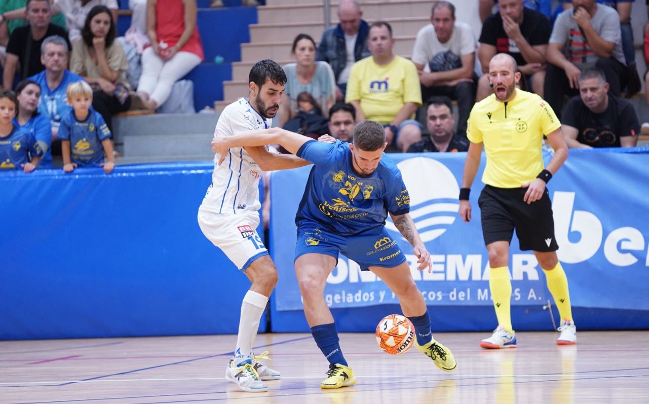 O Parrulo Ferrol regresa de vacío de su visita a la cancha del líder Servigroup Peñiscola